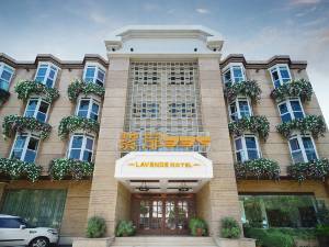 探索温馨晚年 成都朗力养老服务中心周边环境与生活便利性